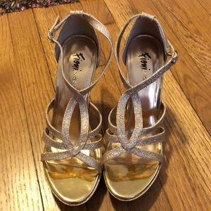 Fioni night gold heels